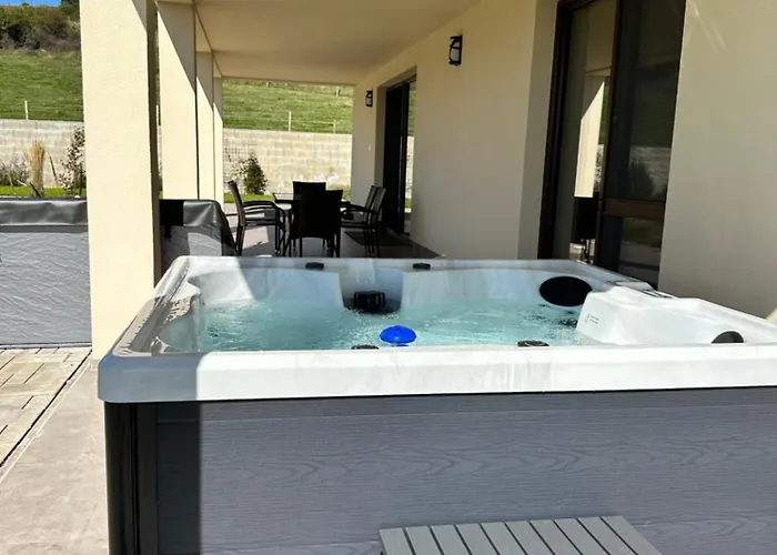 Luxury Gallery Korytarky 別荘 Zlatna